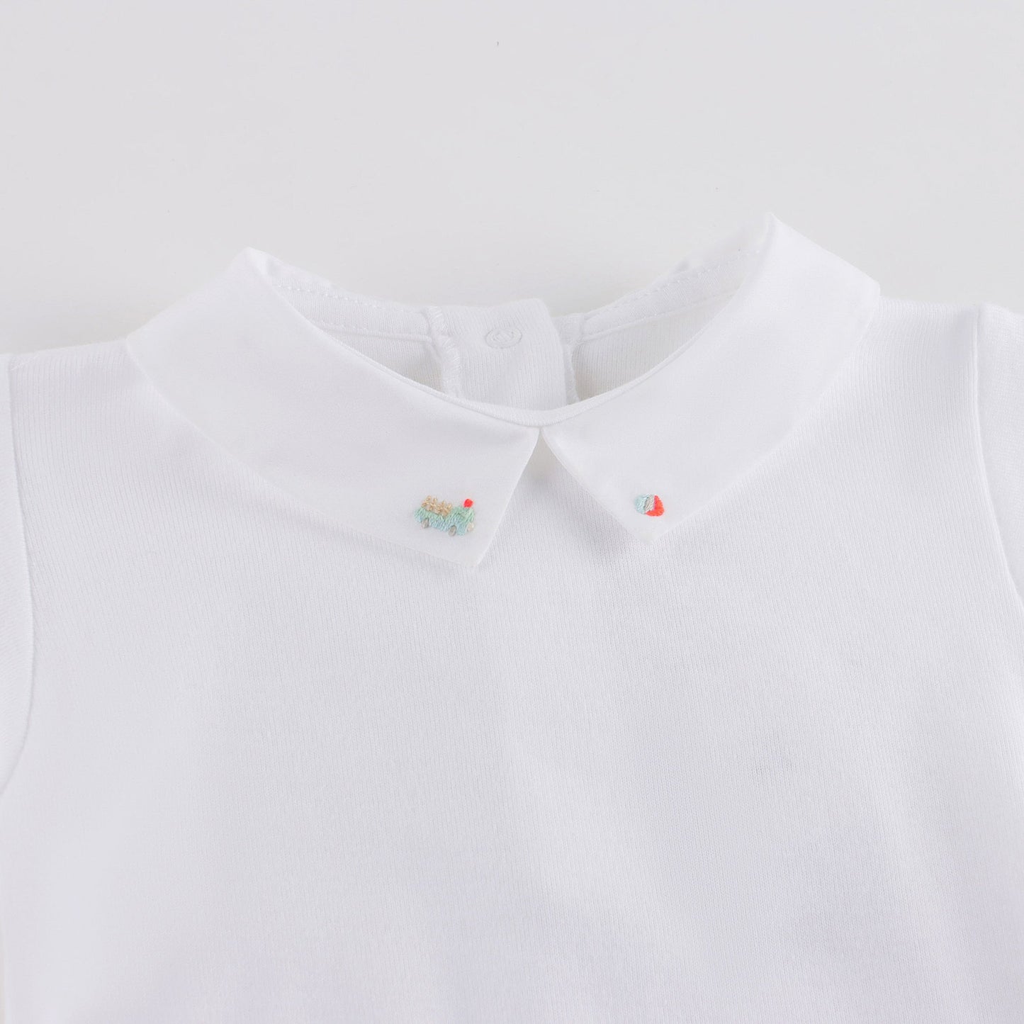 婴儿白色棉连体衣