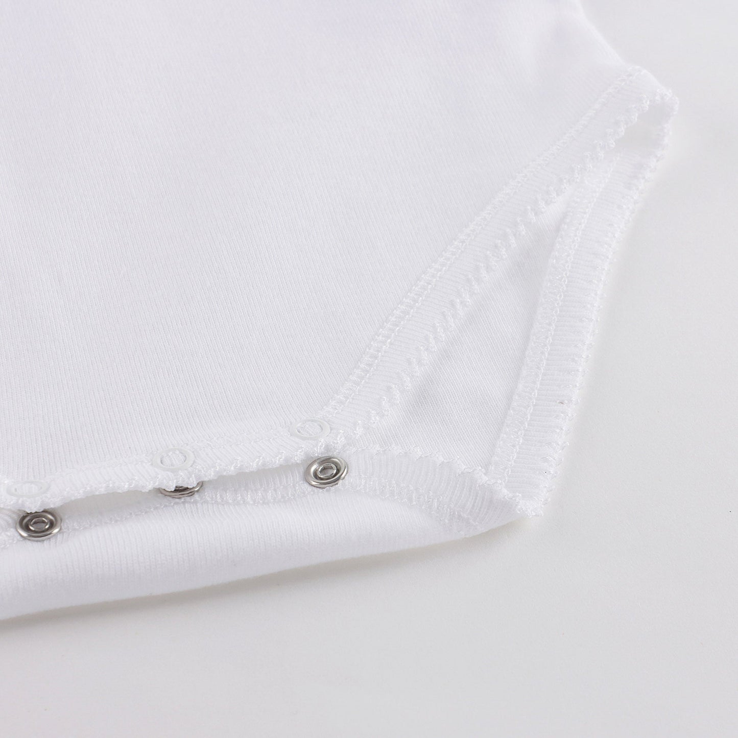 婴儿白色棉连体衣