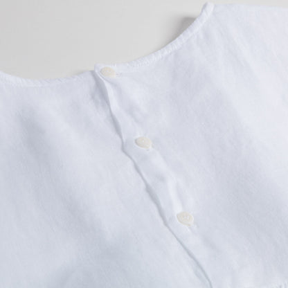 女童白色亚麻连衣裙