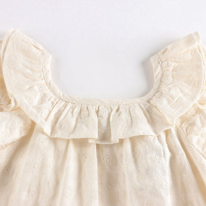 女婴白色棉连衣裙