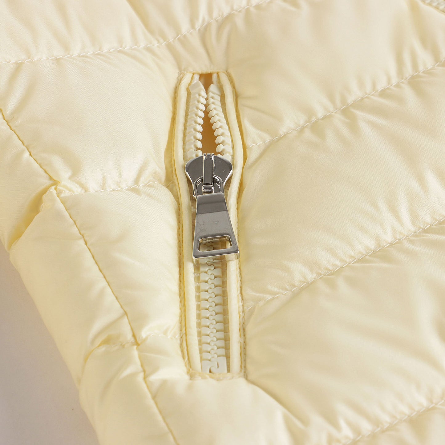 女童黄色"GLES"羽绒服