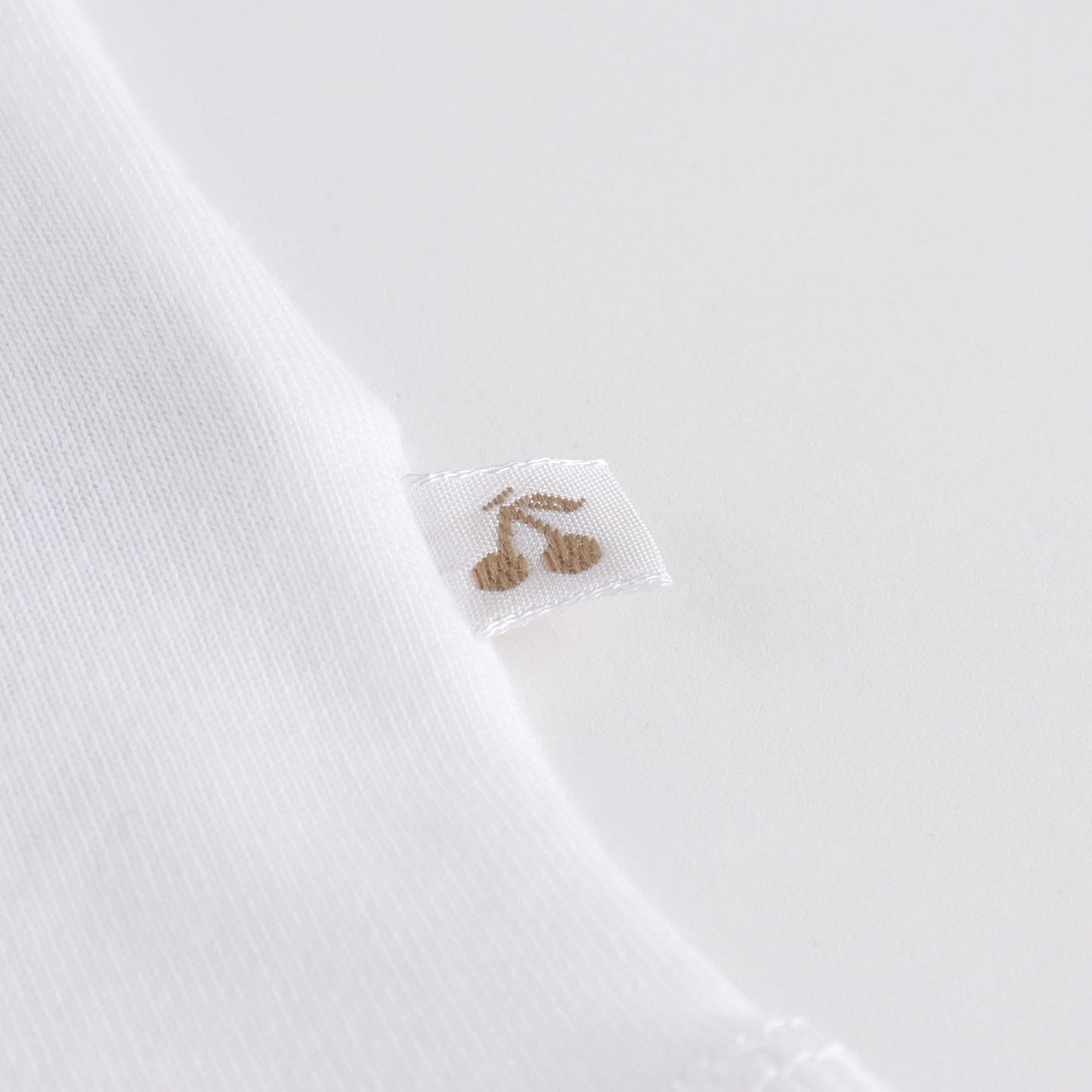 女婴白色棉连体衣