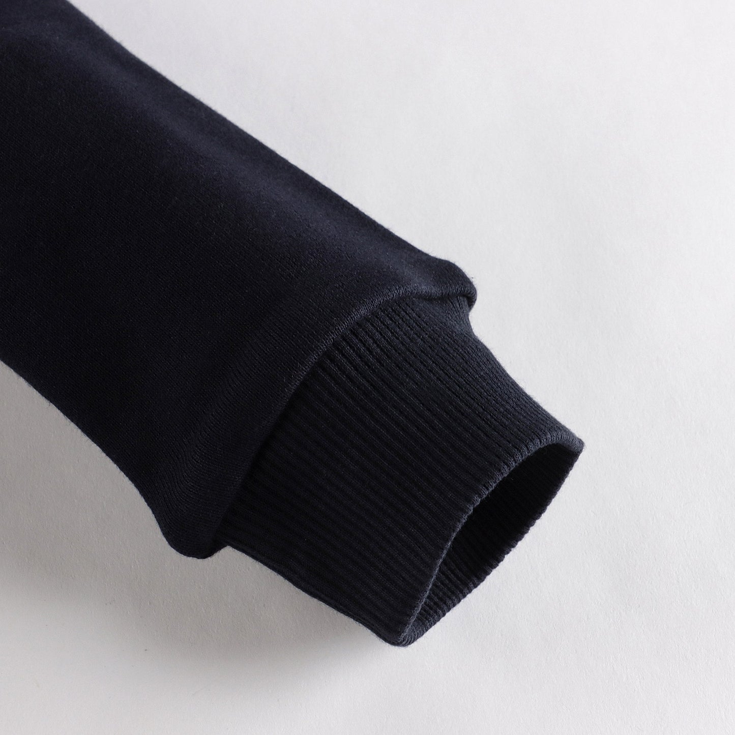 男婴黑色连帽夹克