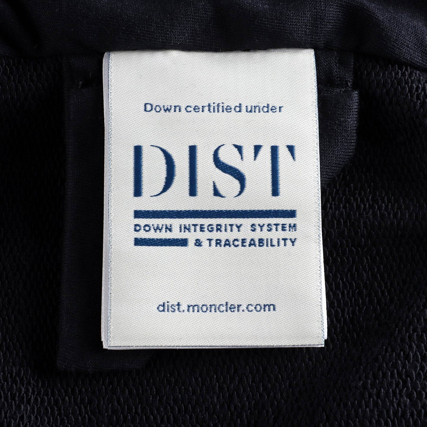 男婴黑色连帽夹克