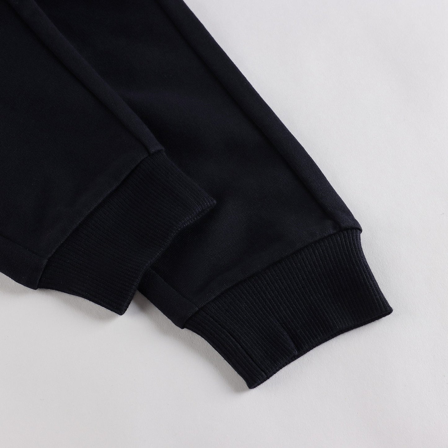 婴儿黑色跑步裤套装