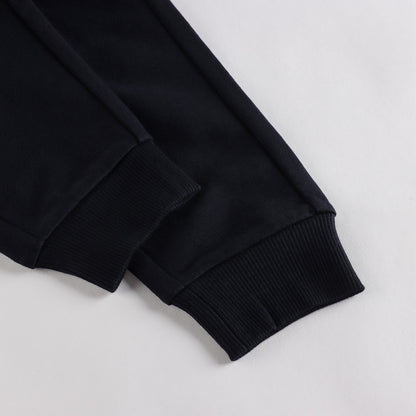 婴儿黑色跑步裤套装