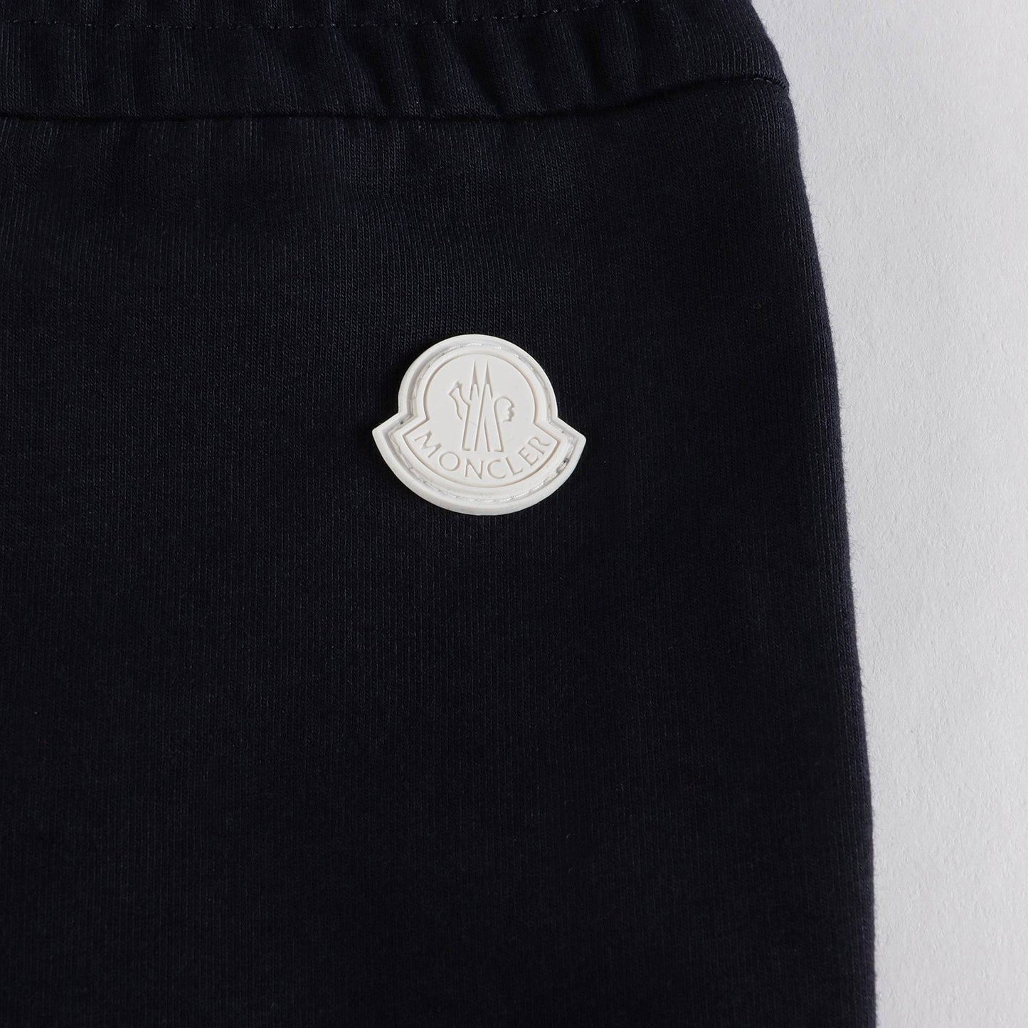 婴儿黑色跑步裤套装