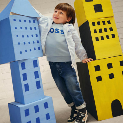 男婴蓝色牛仔裤