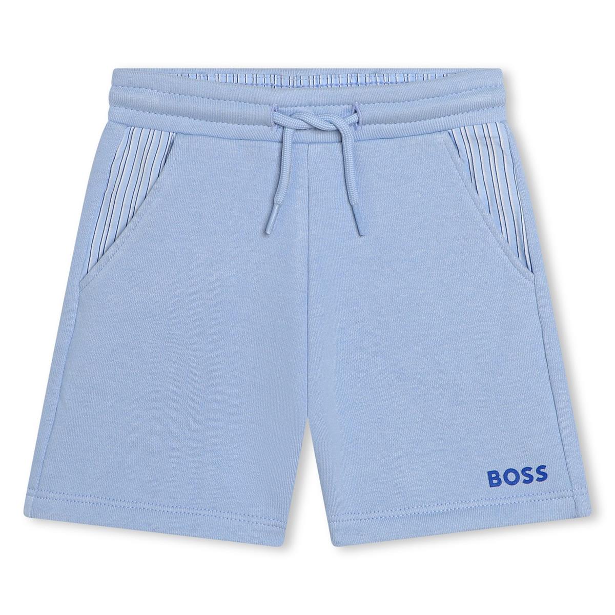 男婴白色棉套装