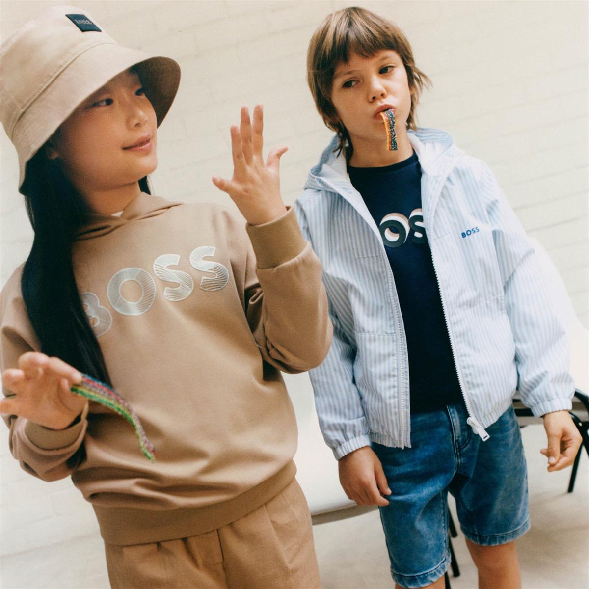 男童驼色连帽卫衣