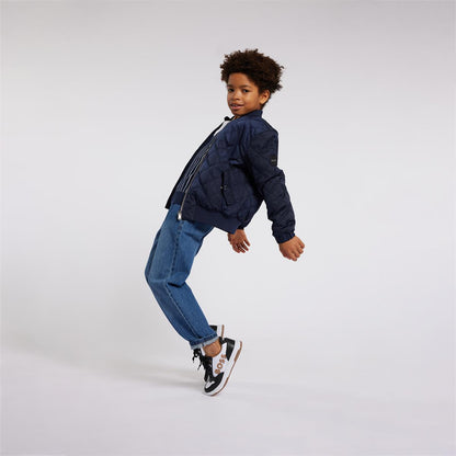 男童蓝色牛仔裤