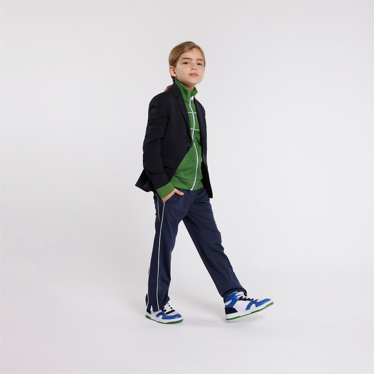 男童绿色拉链上衣