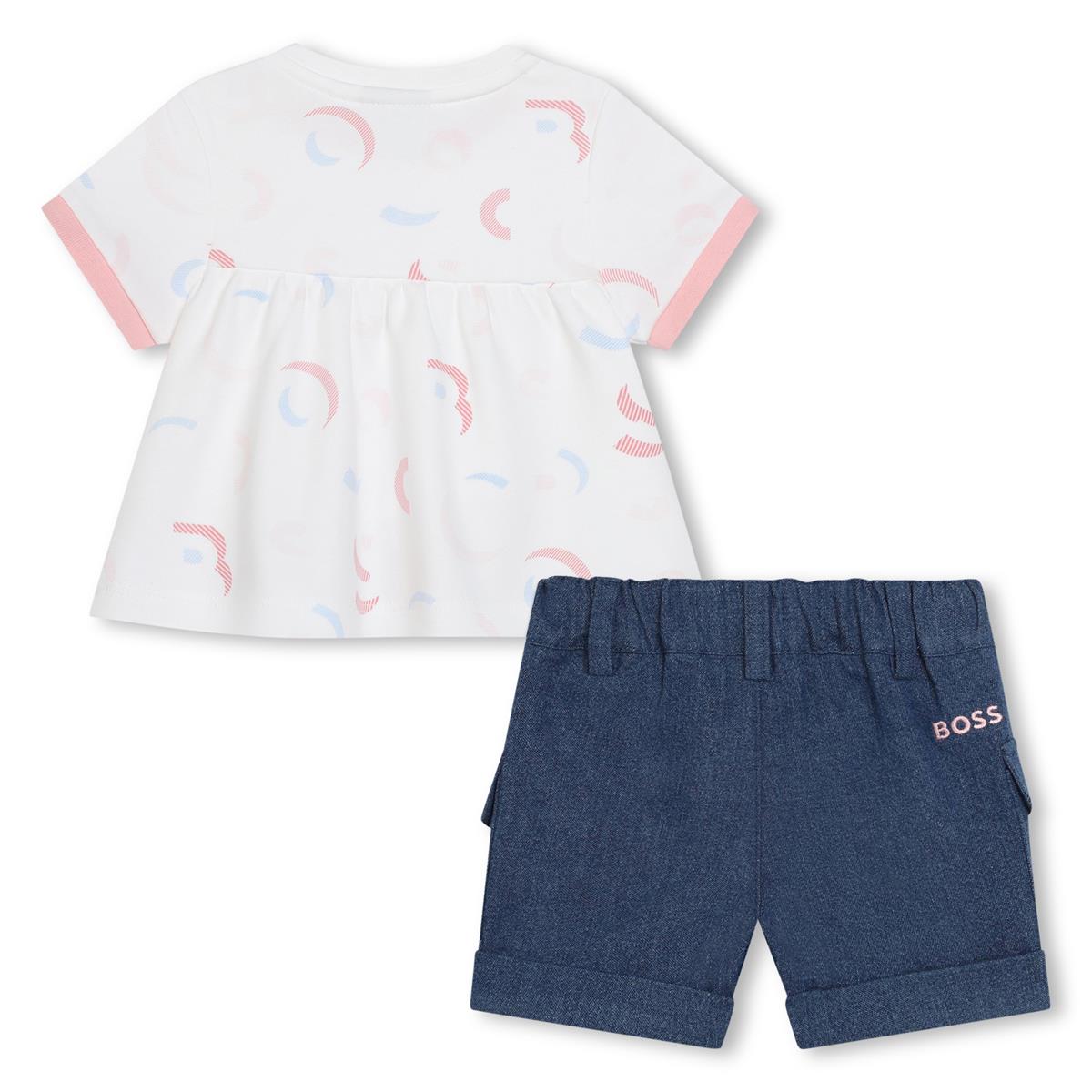 女婴白色棉套装