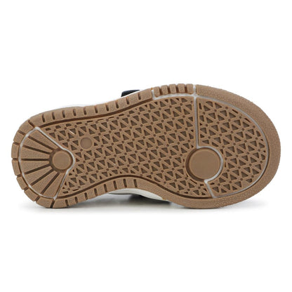 男婴黑色运动鞋