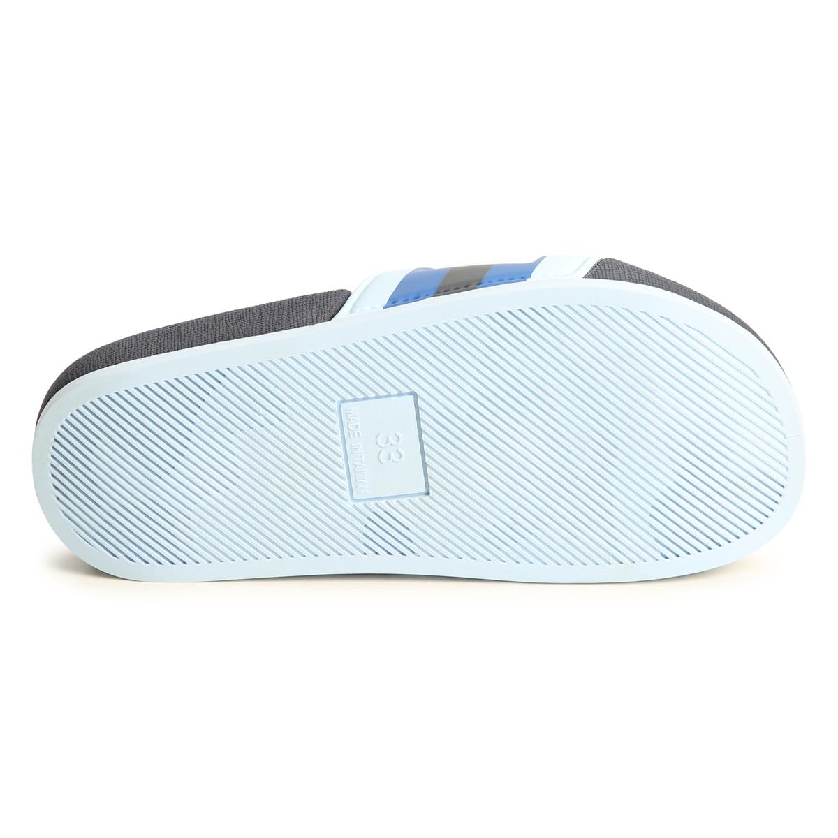 男童浅蓝色拖鞋