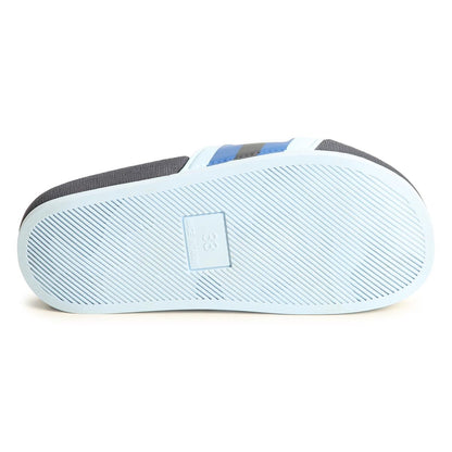 男童浅蓝色拖鞋