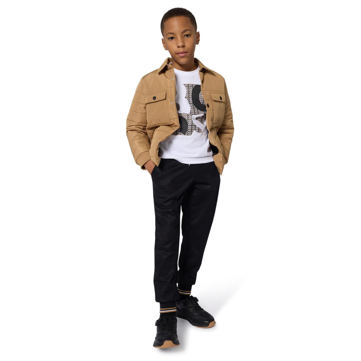 VESTE