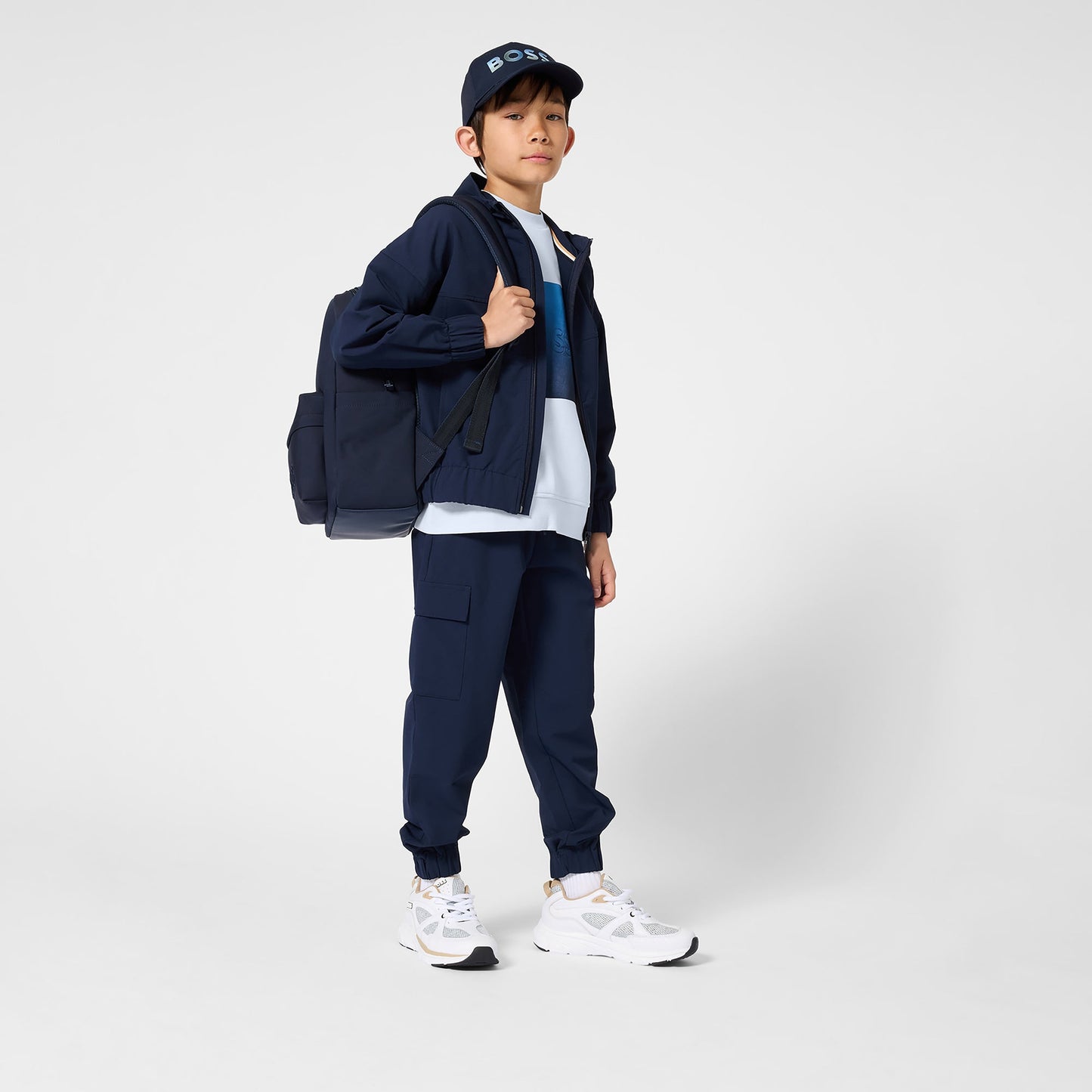 男童深蓝色长裤