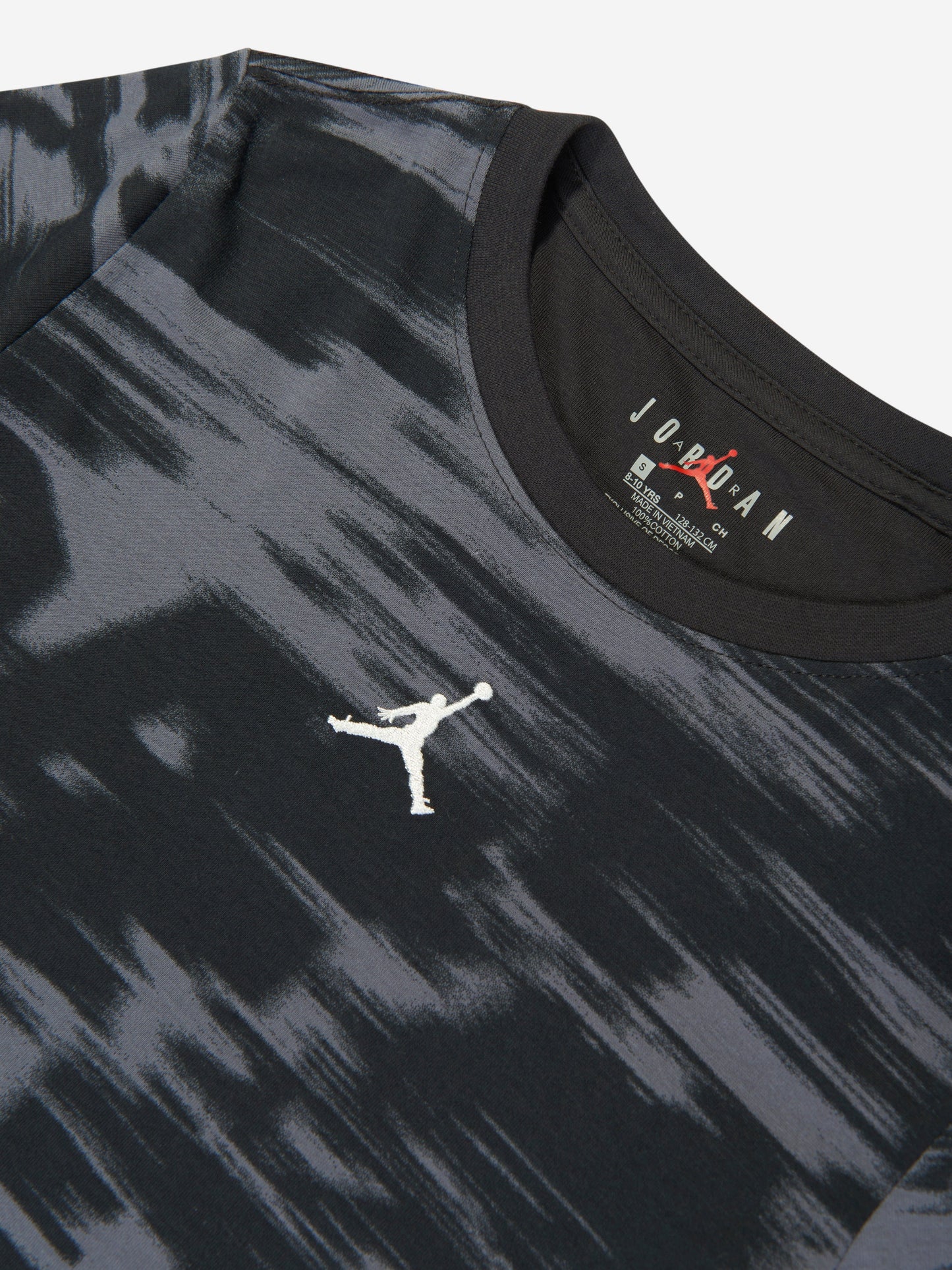 男童 MVP Jordan Motion AOP T 恤（黑色）