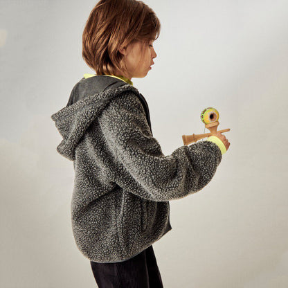 儿童灰黑色羊羔绒拉链夹克