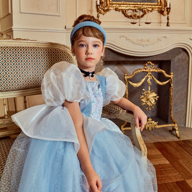 女童浅蓝色灰姑娘泡泡袖连衣裙