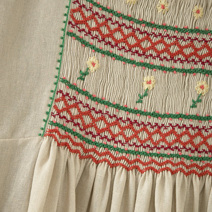 女童米色连衣裙