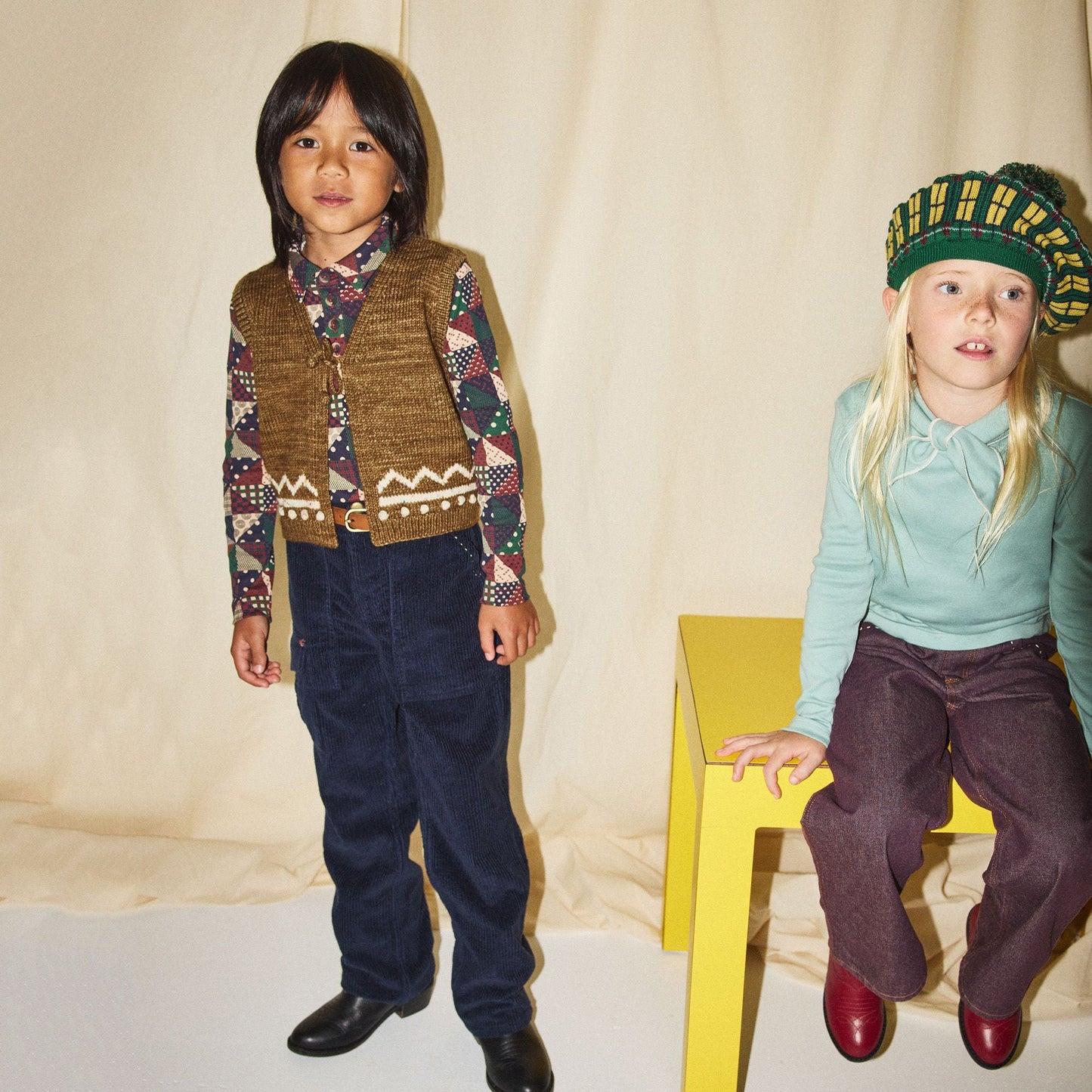 儿童棕色针织羊毛马甲