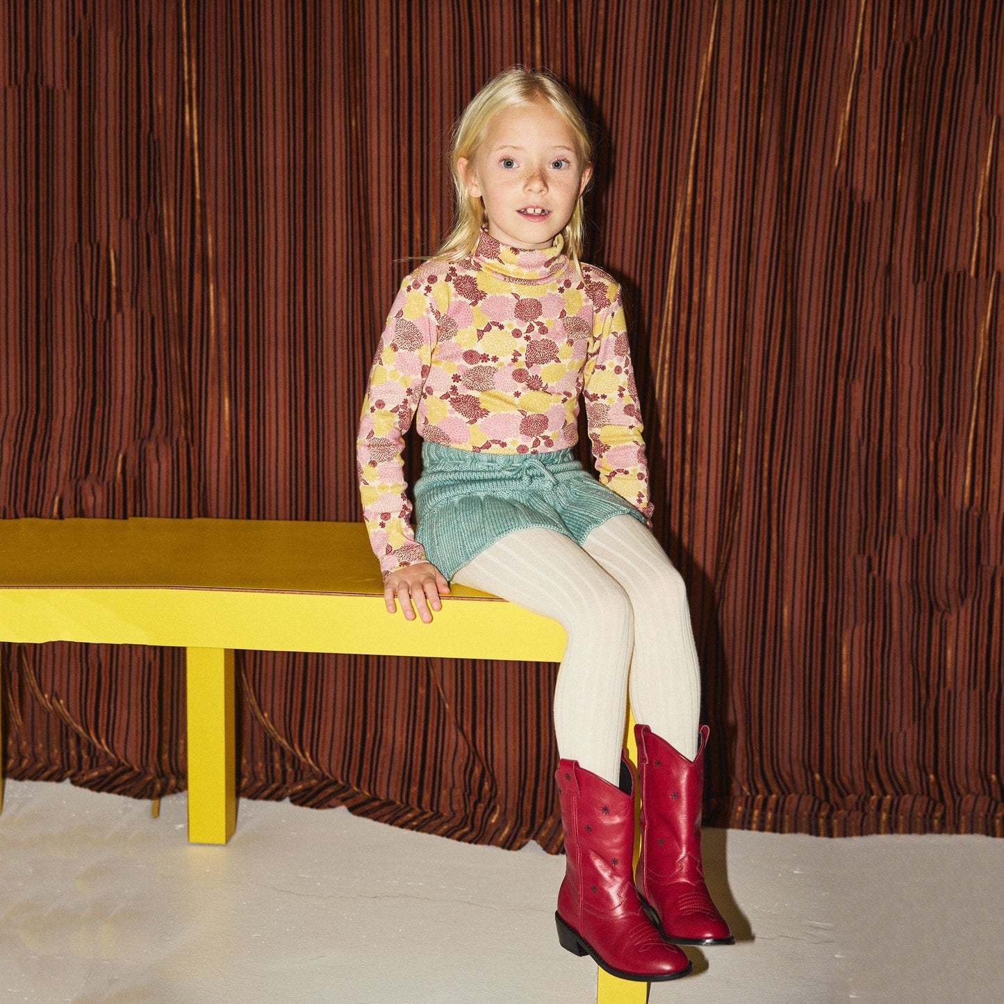 女童浅绿色羊毛短裙