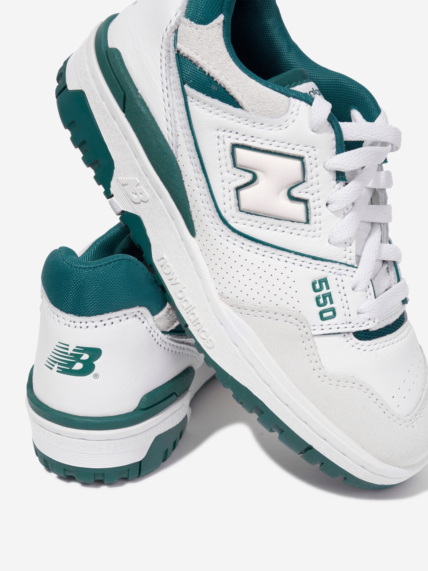 New Balance 儿童 550 徽标运动鞋（白色）