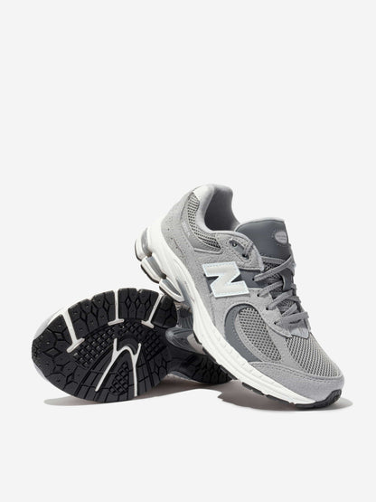 New Balance Kids 2002 系带徽标运动鞋（灰色）