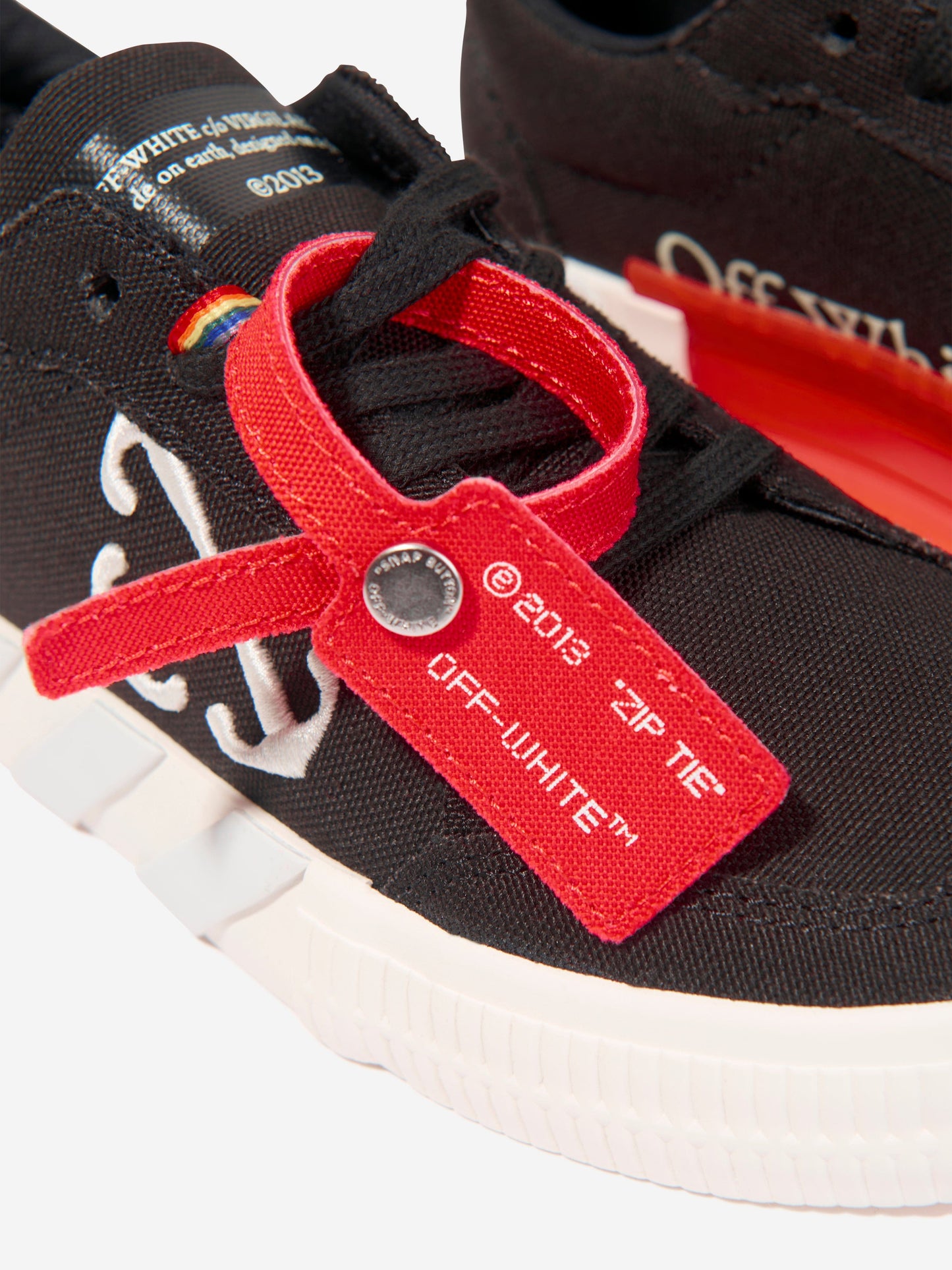 Off-White 儿童硫化系带运动鞋（黑色）