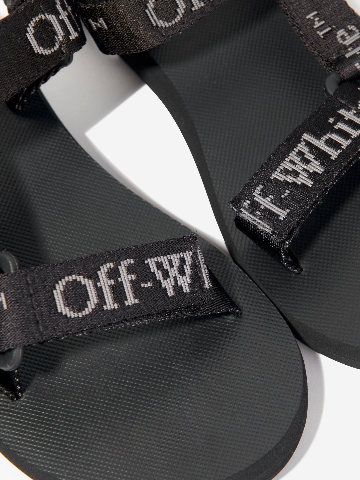 Off-White 儿童 Bookish Logo Band Trek 凉鞋（黑色）