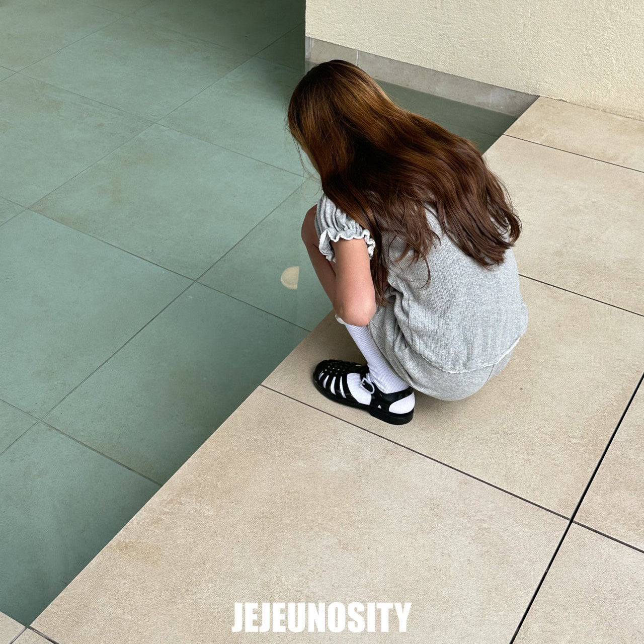 女童灰色棉短裤
