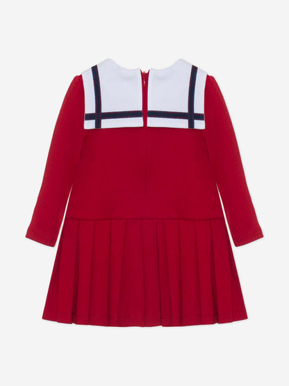 女婴红色水手服