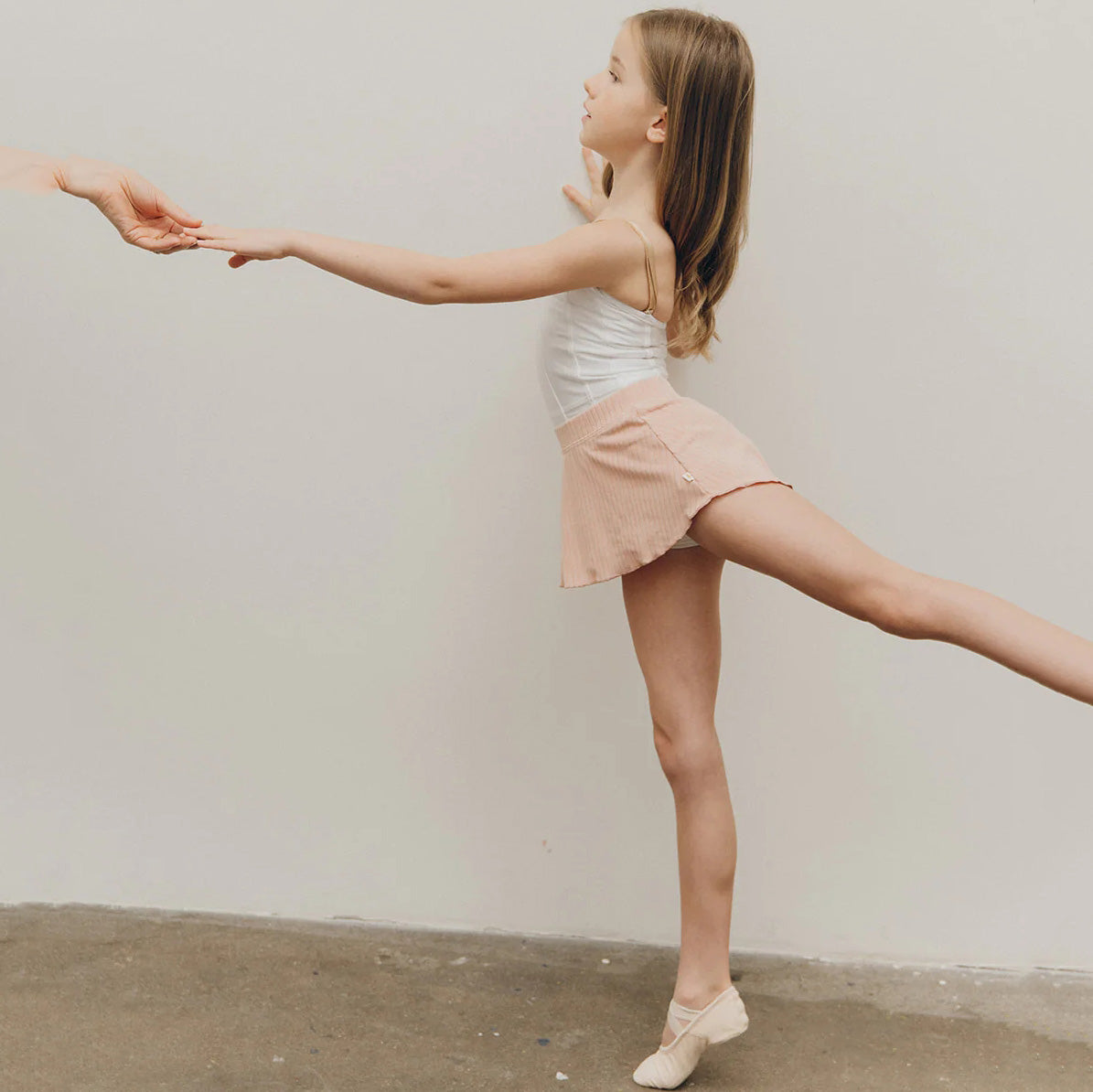 女童粉色芭蕾舞短裙