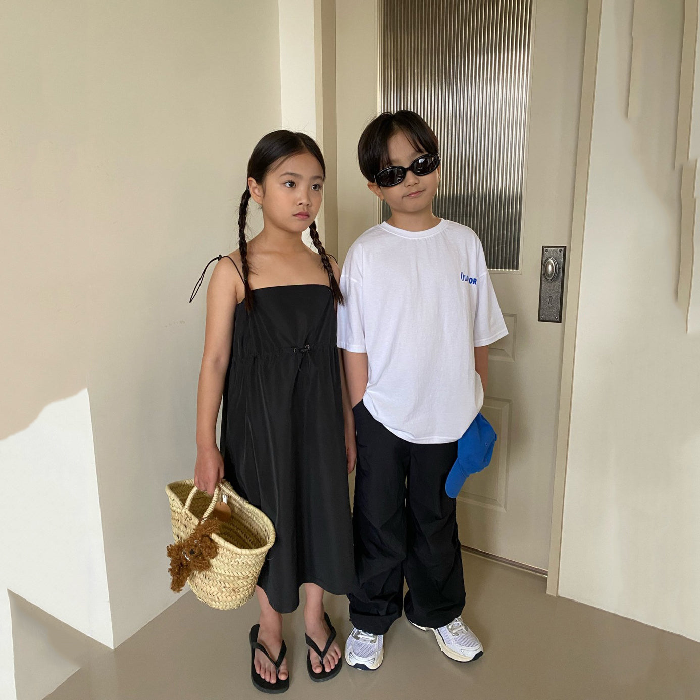 女童黑色连衣裙