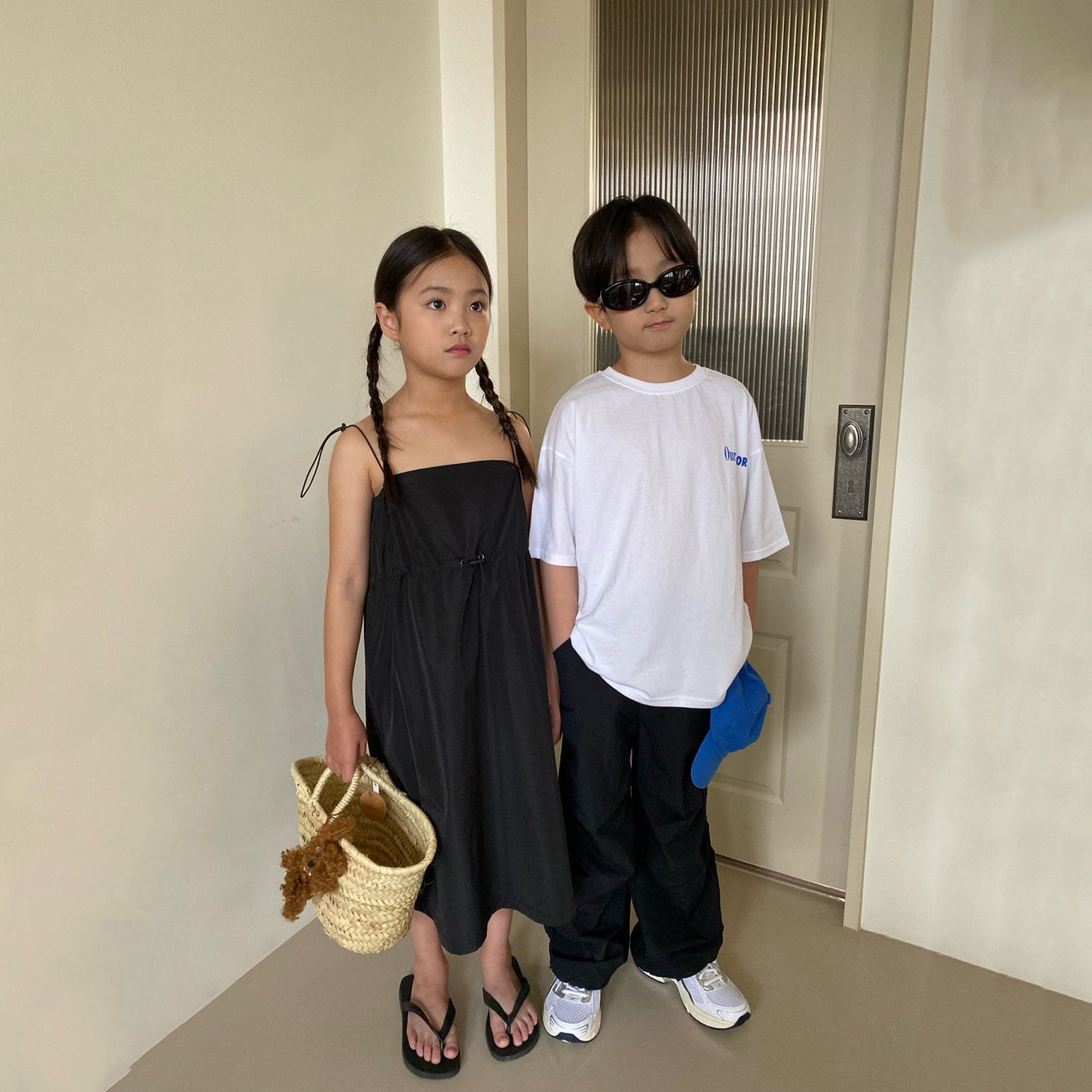 女童黑色连衣裙