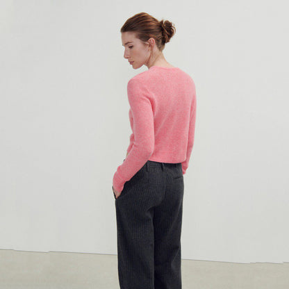 女士粉色羊毛开衫