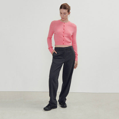 女士粉色羊毛开衫