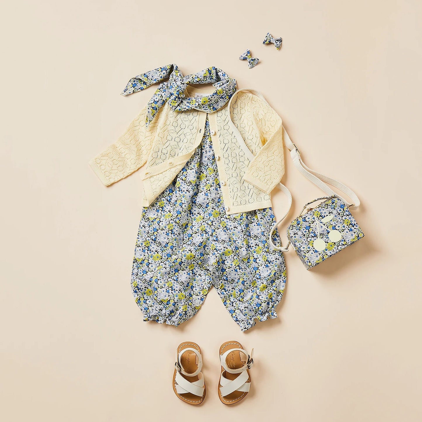 女婴浅黄色樱桃棉开衫