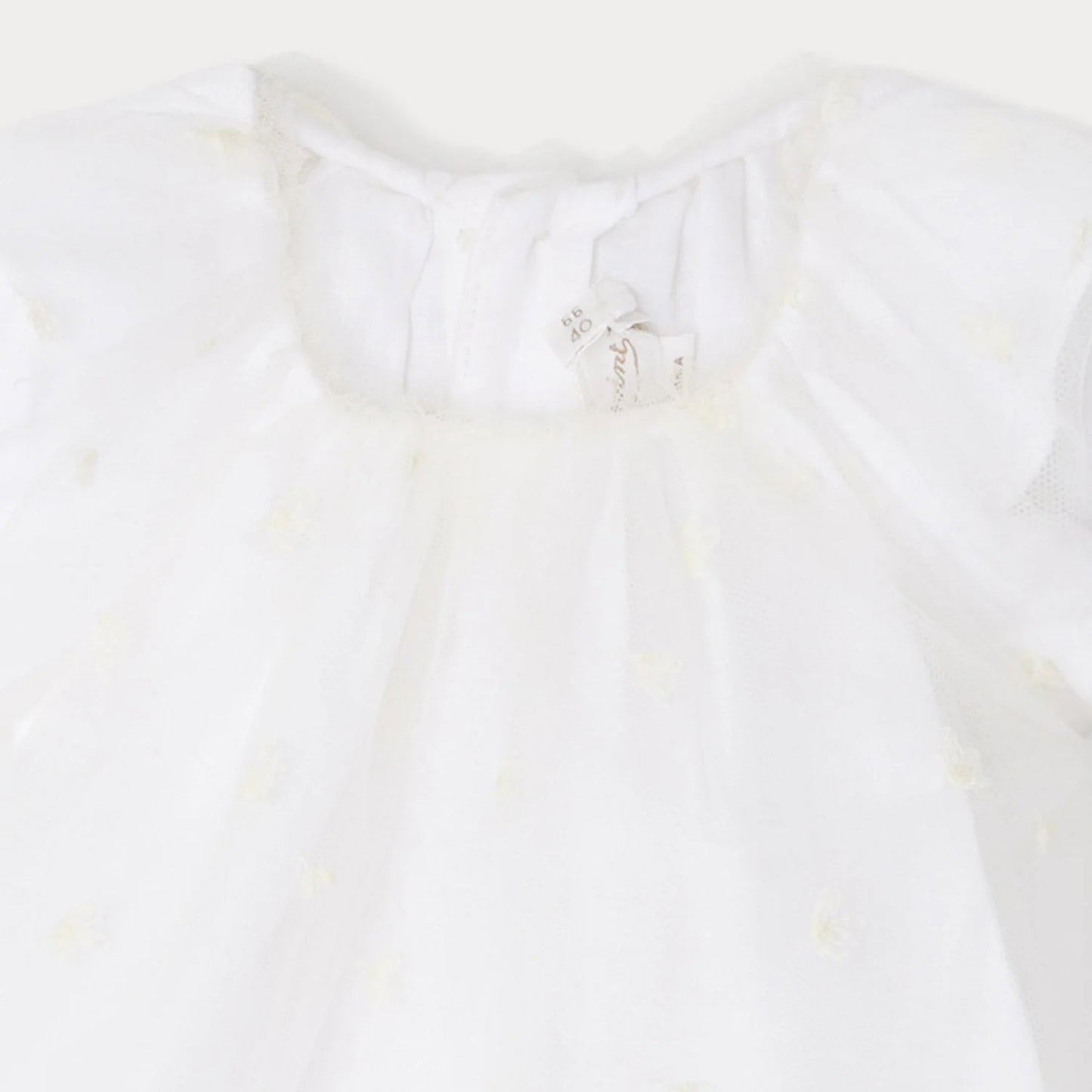 女婴白色连衣裙