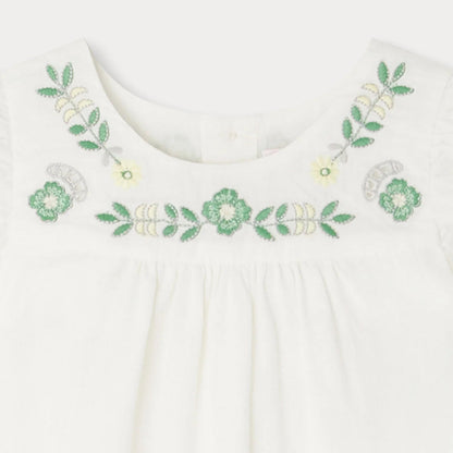女婴白色刺绣棉连衣裙