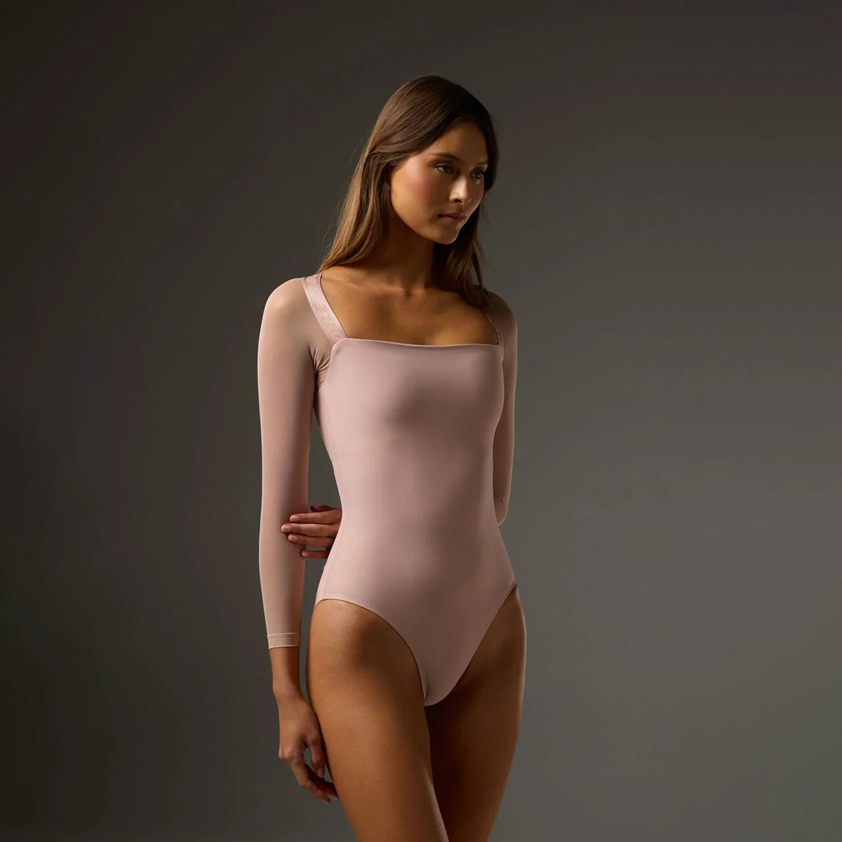 女士浅粉色长袖芭蕾舞连体衣(SASKIA LEOTARD/CAMELLIA NOUGAT)