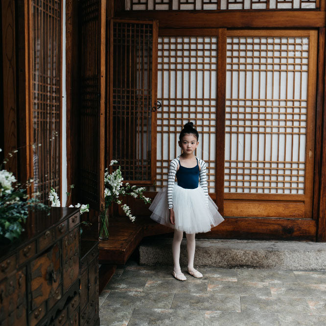 女童白色条纹芭蕾舞披肩