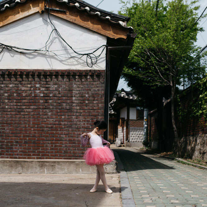 女童粉色条纹芭蕾舞披肩