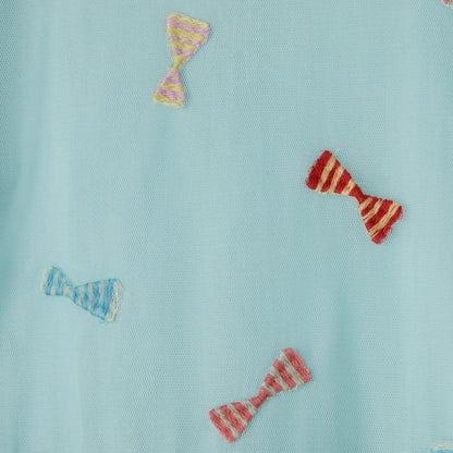 女婴浅蓝色刺绣连衣裙