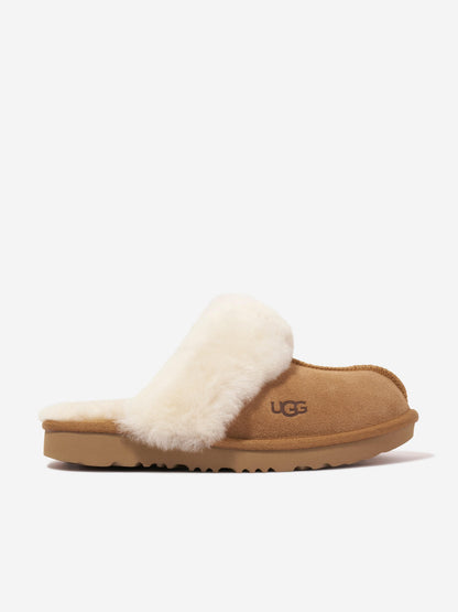 UGG 女童 Cozy II 拖鞋（棕色）
