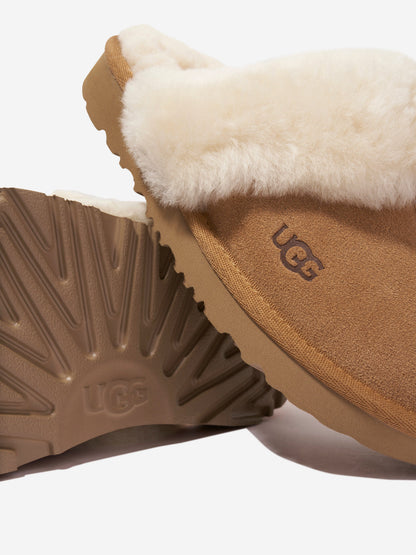 UGG 女童 Cozy II 拖鞋（棕色）