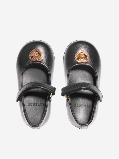 Versace 女童心形徽标鞋（黑色）