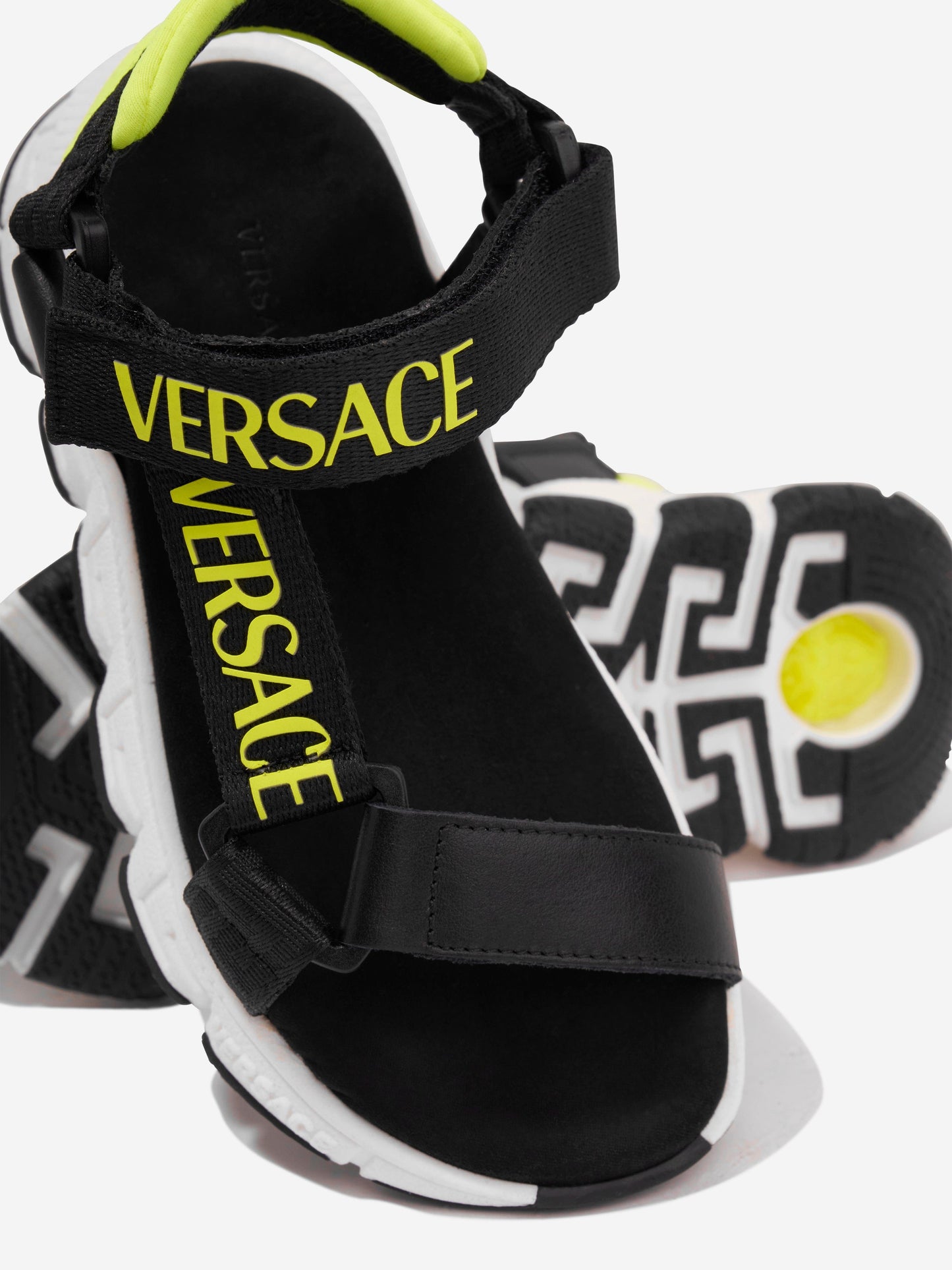 Versace Kids 徽标带凉鞋（黑色）